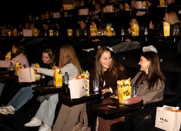 NSMBL en Pathé opnieuw samen voor uitverkochte filmavond rond bestseller The Housemaid