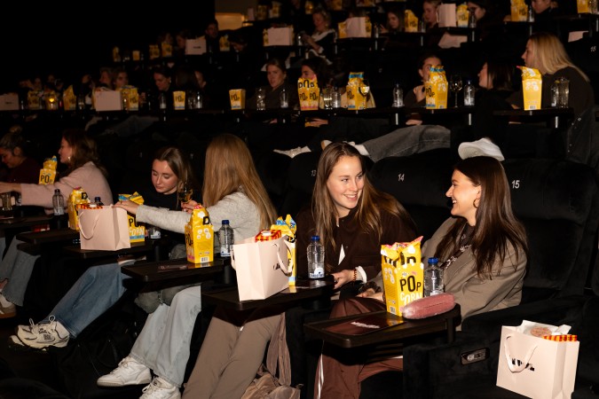 NSMBL en Pathé opnieuw samen voor uitverkochte filmavond rond bestseller The Housemaid
