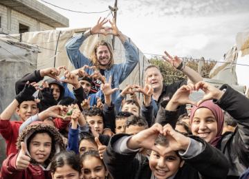 Radio Veronica-dj Frank van der Lende in het geheim met War Child afgereisd naar Libanon voor (S)Top 520