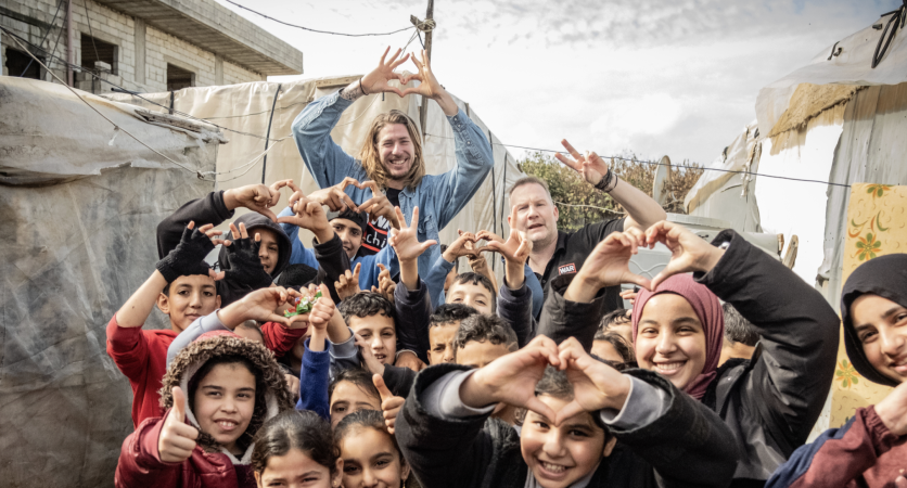 Radio Veronica-dj Frank van der Lende in het geheim met War Child afgereisd naar Libanon voor (S)Top 520