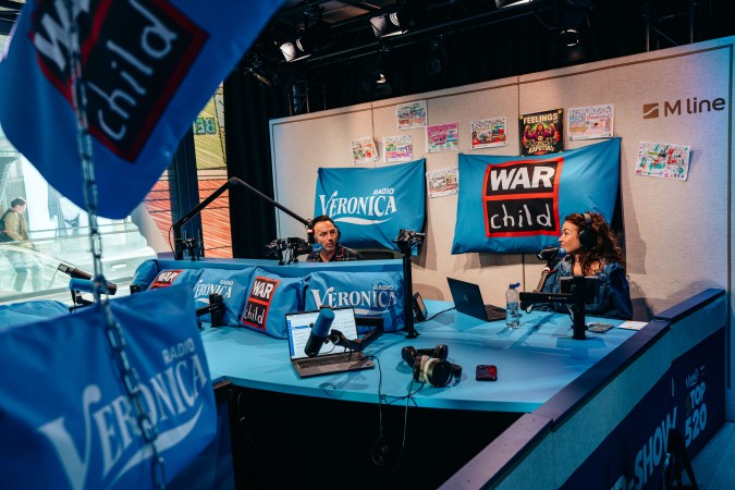 Radio Veronica van start met (S)Top 520: lijst met hoopgevende nummers voor kinderen die opgroeien met oorlog