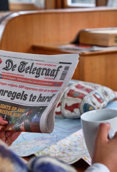 Overlijdensadvertenties, dankbetuigingen en in memoriams in De Telegraaf en regionale dagbladen